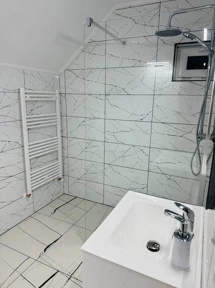 Casă cu Teren 300 Mp în Sălătrucel