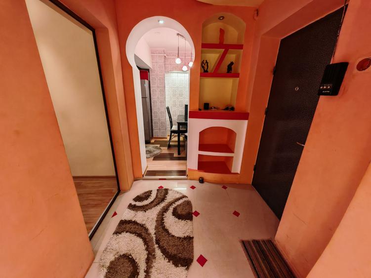 Apartament cu 3 camere decomandat, mobilat în Central