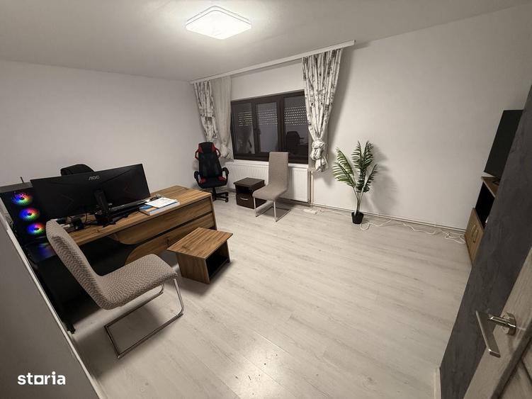 Apartament cu 4 camere în Micro 3
