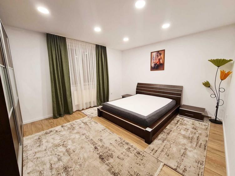 Apartament cu 3 camere decomandat în Zorilor