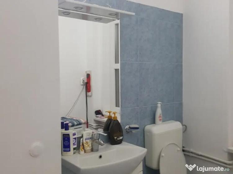Apartament cu 2 camere semidecomandat, mobilat în Ultracentral