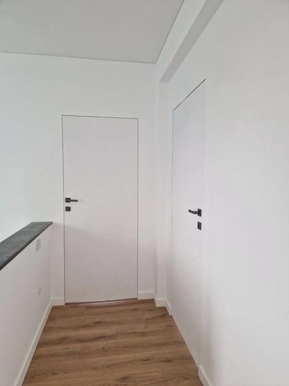 Casă cu 7 camere cu Teren 200 Mp în Elvila