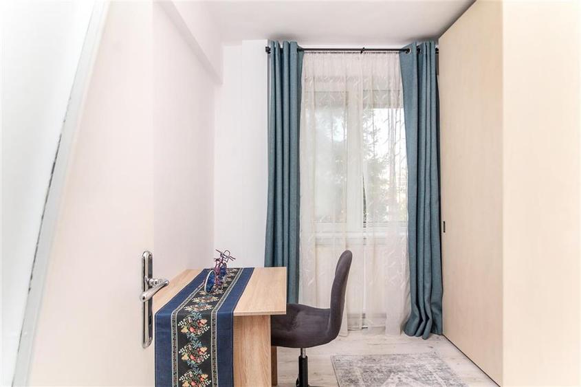 Apartament cu 3 camere semidecomandat, mobilat în Gheorgheni