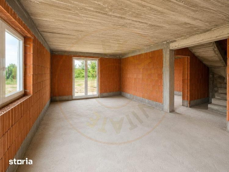 Casă cu 5 camere cu Teren 637 Mp în Sud