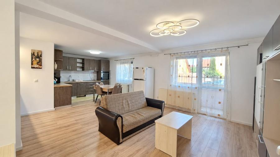 Apartament cu 3 camere decomandat, mobilat în Turnișor