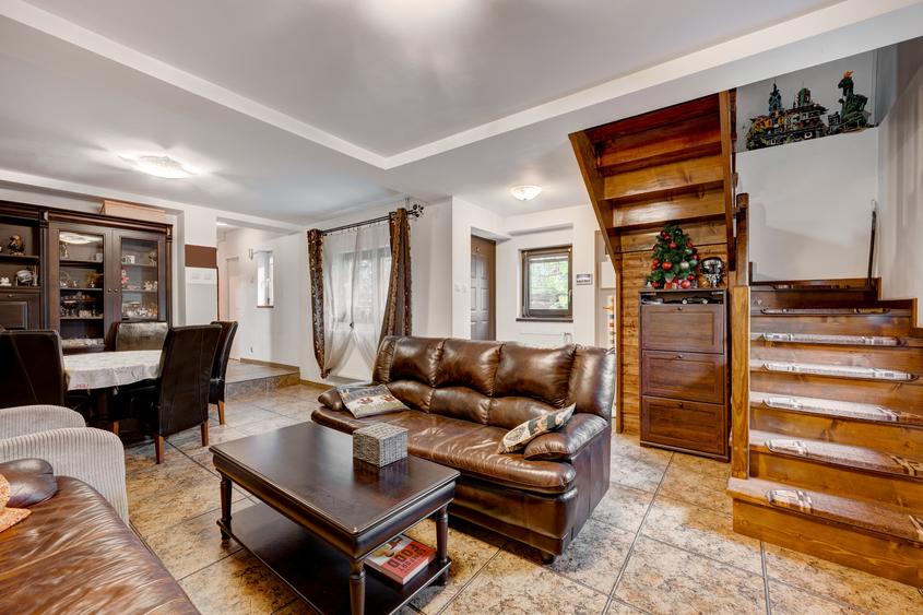 Casă cu 5 camere cu Teren 168 Mp în Băneasa