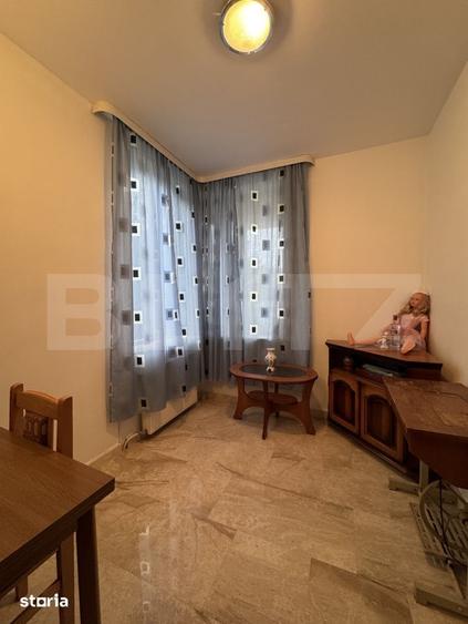 Casă cu 7 camere cu Teren 230 Mp în Siloz