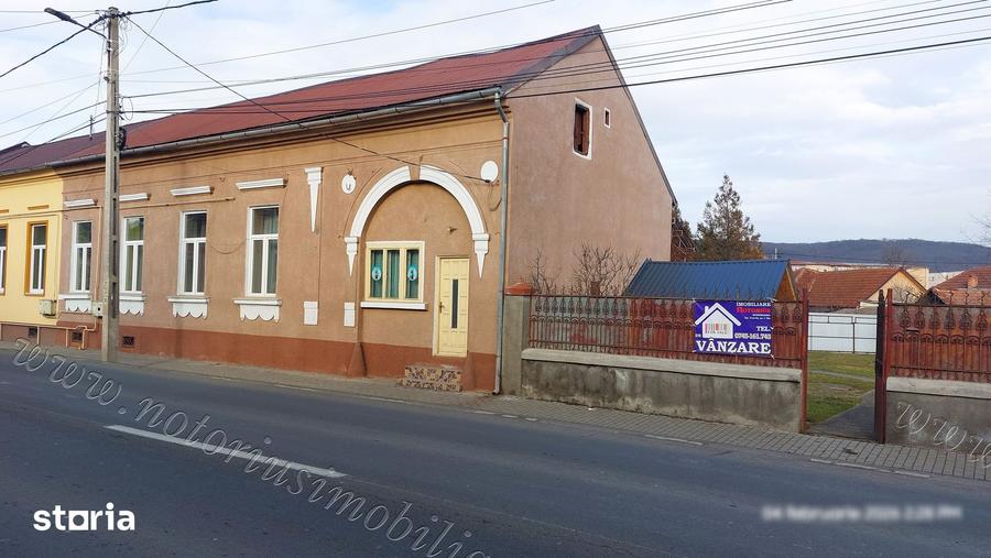 Casă cu 4 camere cu Teren 763 Mp în Central