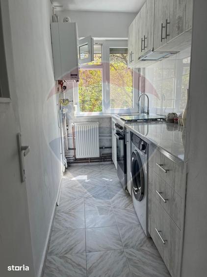 Apartament cu 3 camere semidecomandat în Bucovina