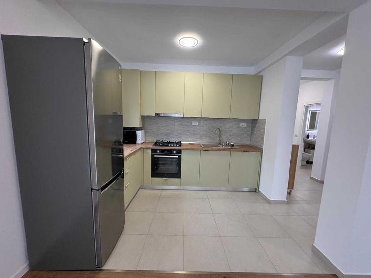 Casă cu 4 camere cu Teren 250 Mp în Central