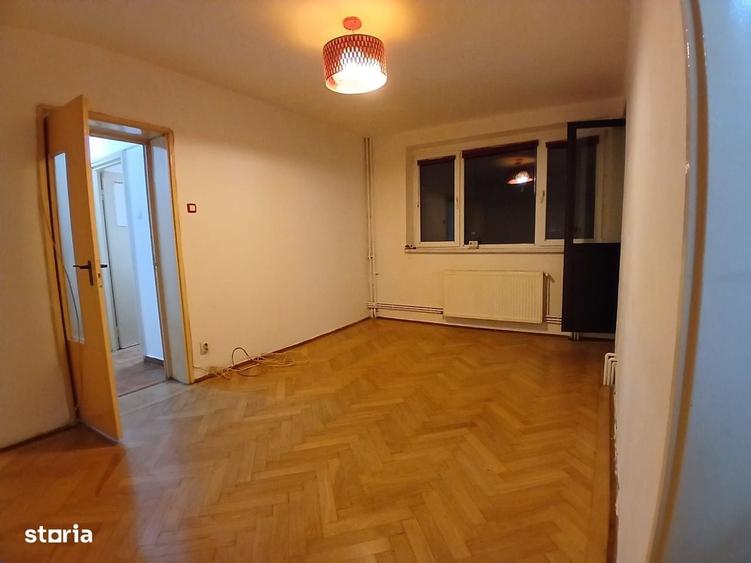 Apartament cu 3 camere în Crângași