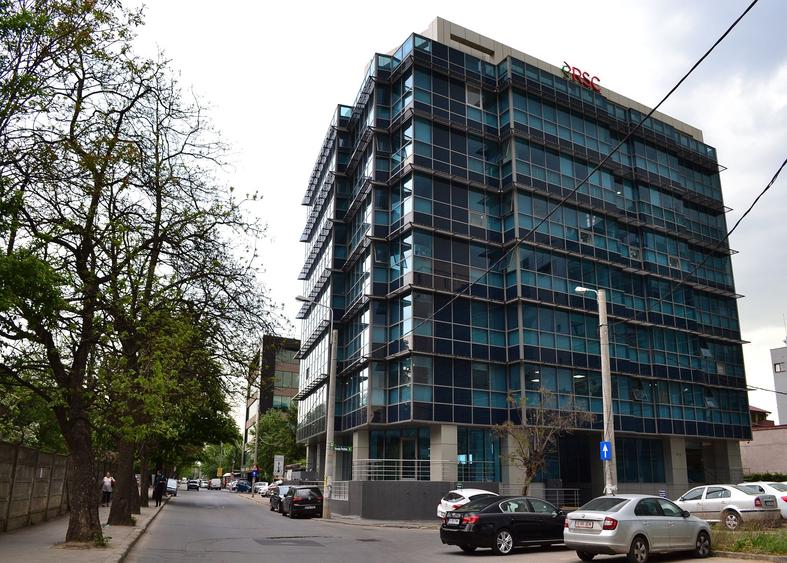 Spațiu comercial, de 4,880 mp, în Nord