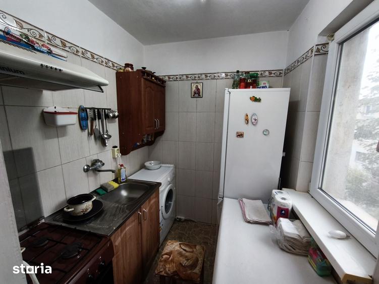Apartament cu 3 camere semidecomandat în Tomis Nord