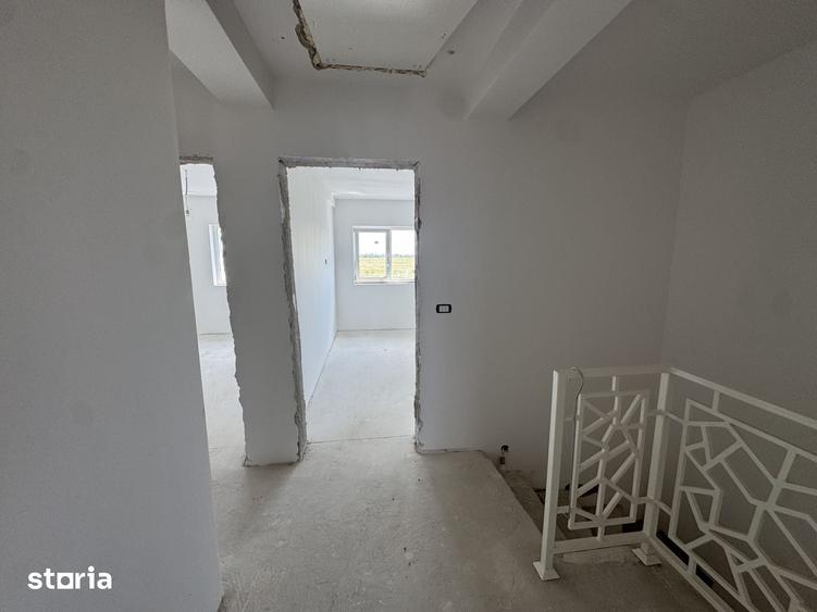 Casă cu 5 camere cu Teren 270 Mp în Fratelia