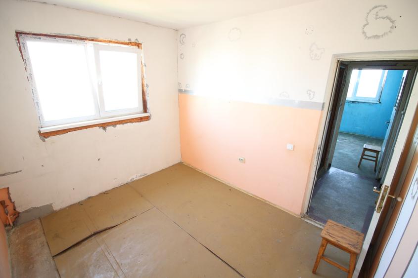 Apartament cu 3 camere decomandat în Micro 20