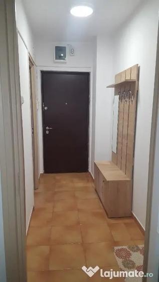 Apartament cu 3 camere semidecomandat în Chibrit