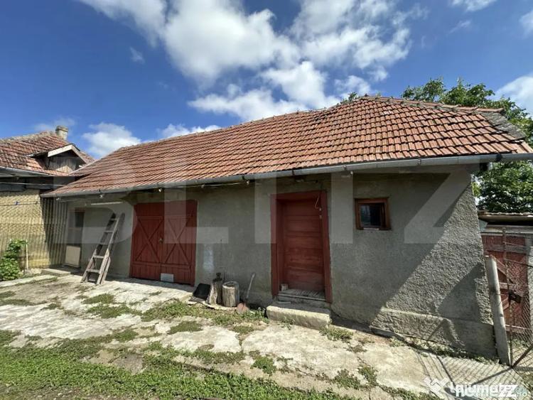 Casă cu 2 camere cu Teren 2963 Mp în Central