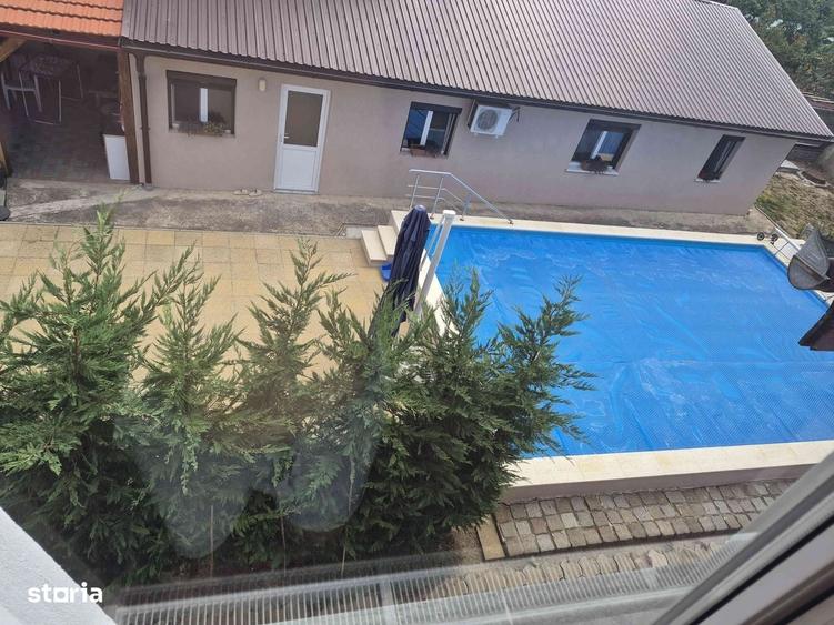Casă cu 4 camere în Centura
