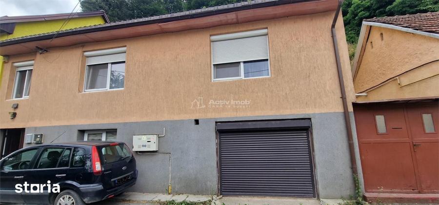 Casă cu 10 camere cu Teren 32.18 Mp în Muncitoresc