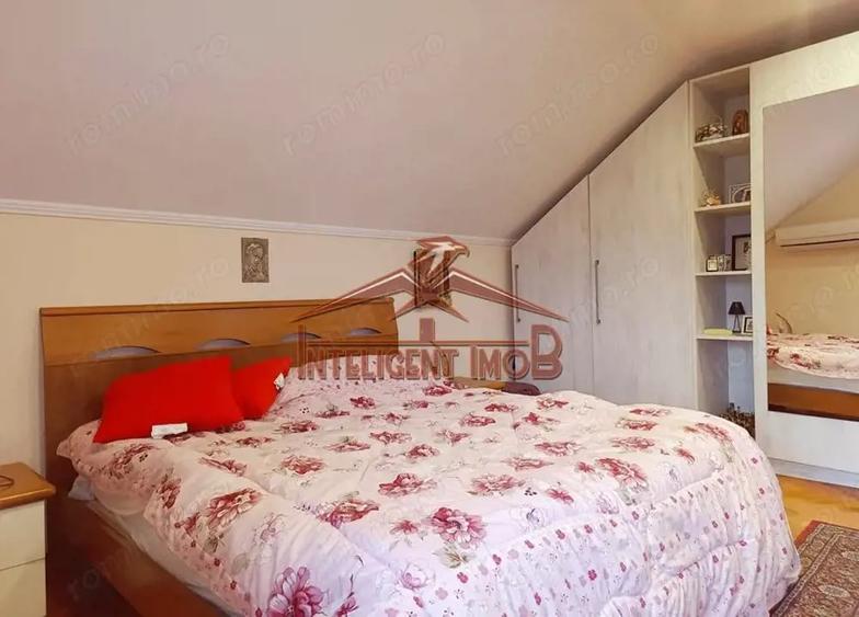 Casă cu 5 camere cu Teren 900 Mp în Hurez