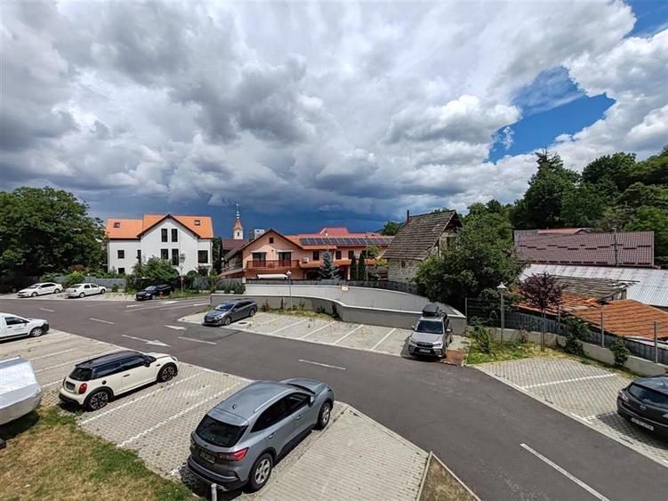 Apartament cu 2 camere decomandat, mobilat în Calea București