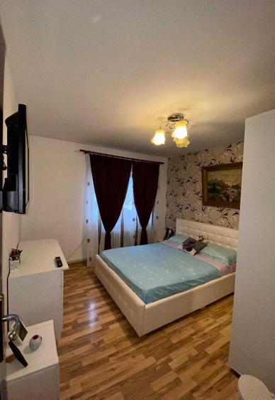 Apartament cu 3 camere decomandat în Popoveni