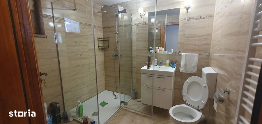 Casă cu 3 camere cu Teren 166 Mp în Calea București