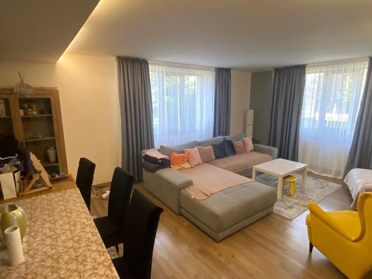 Casă cu 4 camere cu Teren 450 Mp în Domnești