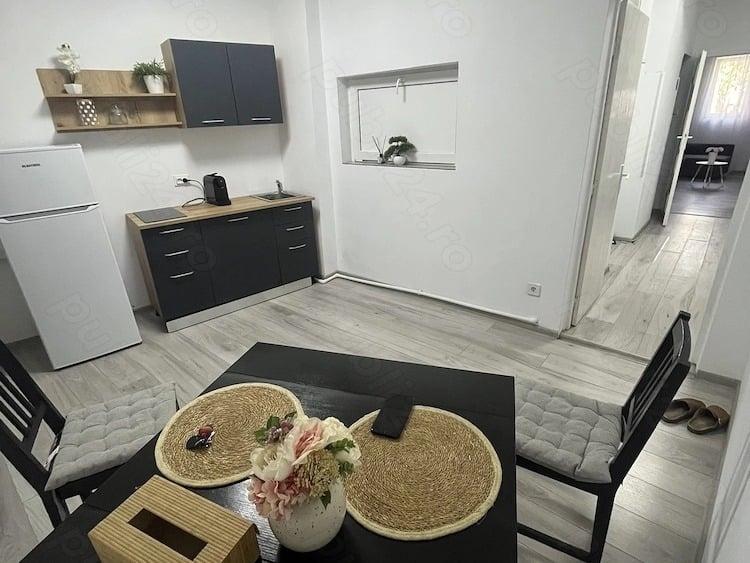 Apartament cu 2 camere semidecomandat în Cișmigiu