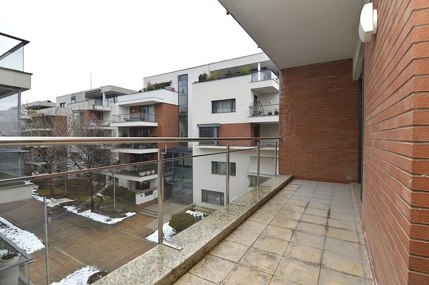 Apartament cu 5 camere decomandat, mobilat în Dorobanți