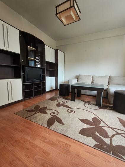 2 camere - zona hotel Diana - etaj 1/4 - mobilat si utilat - boxa si parcare - 2