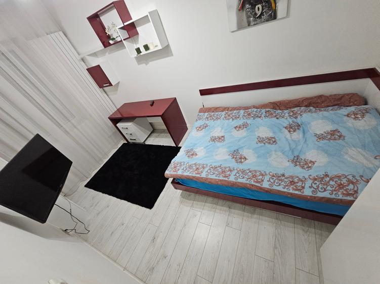 Apartament cu 4 camere decomandat în Central