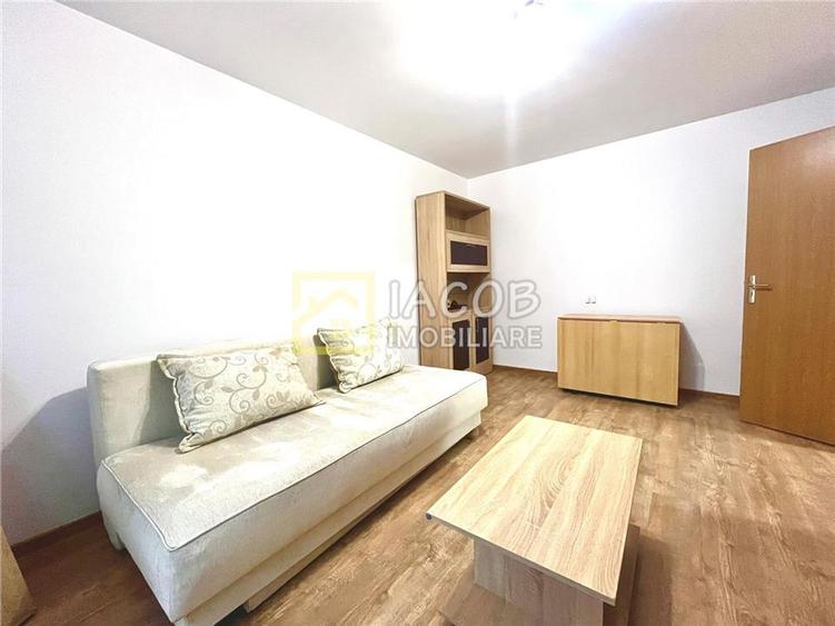 Apartament cu 2 camere decomandat, mobilat în 9 Mai