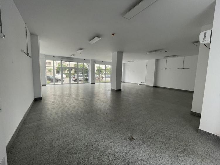 Spațiu comercial, de 520 mp, în Racova
