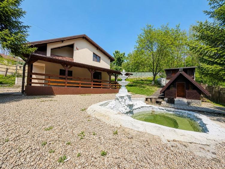 Casă individuală cu 4 camere cu Teren 1438 Mp în Nord-Est