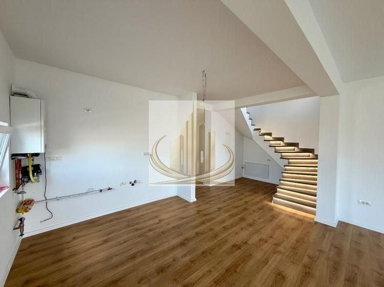 Duplex cu 5 camere cu Canalizare în Moșnița Nouă