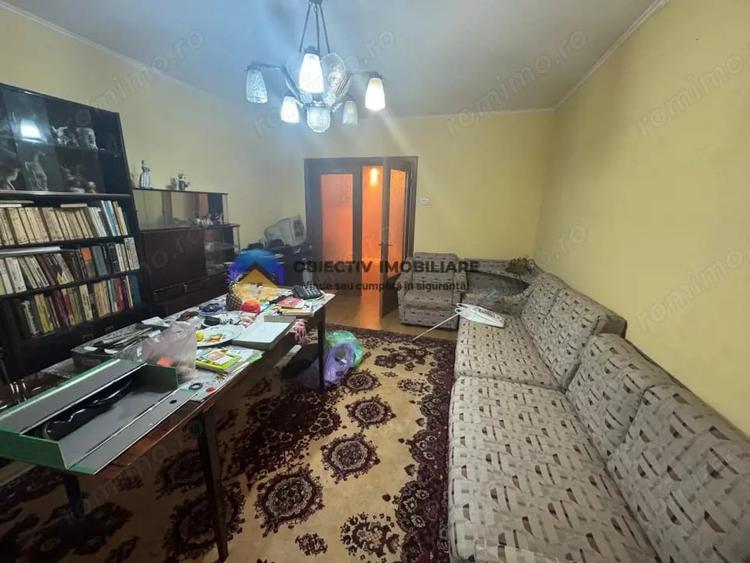 Apartament cu 3 camere semidecomandat în Mărăței