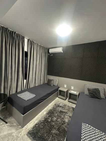 Casă individuală cu 5 camere cu Canalizare în Central