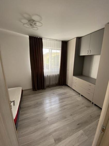 Apartament cu 3 camere semidecomandat, mobilat în Florești