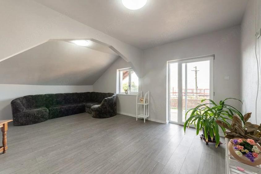 Casă cu Teren 7829 Mp în Cuca
