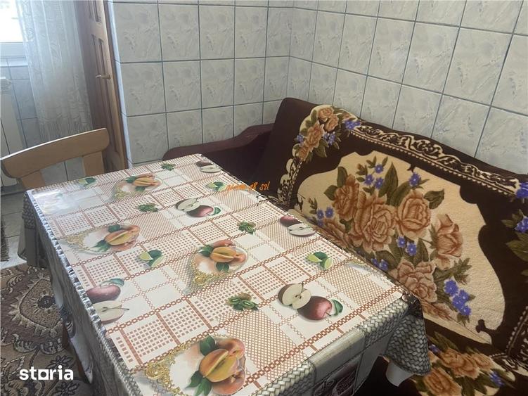 Apartament cu 3 camere decomandat în Brăilei