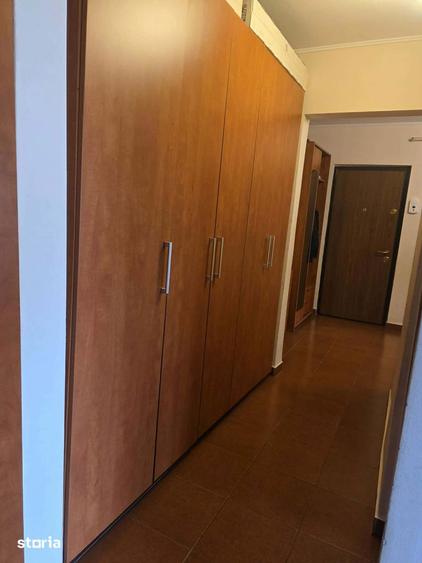 Apartament cu 3 camere, mobilat în Central