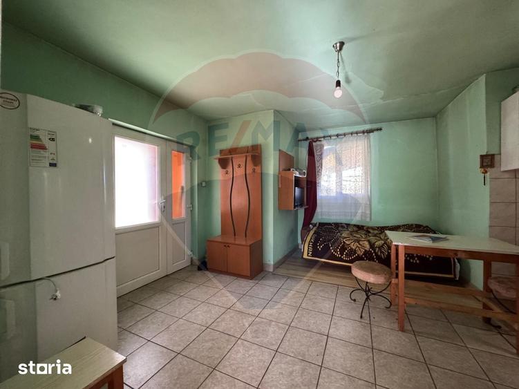 Casă cu 2 camere cu Teren 1172 Mp în Zădăreni