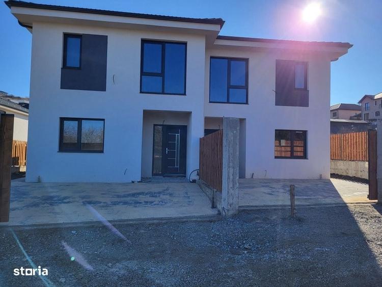 Casă cu 4 camere cu Teren 400 Mp în Dezmir