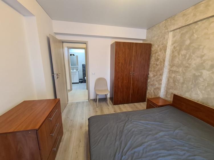 Apartament cu 2 camere semidecomandat în Metalurgiei
