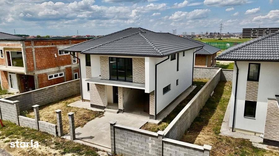 Casă cu 5 camere cu Teren 440 Mp în Central