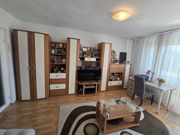 Apartament cu 2 camere circular, mobilat în Vest