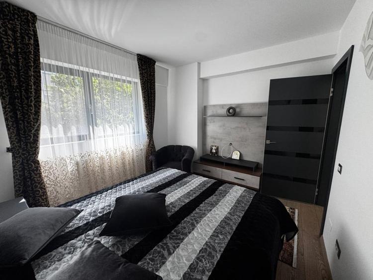Apartament cu 4 camere decomandat, mobilat în Sud