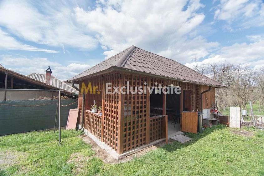 Casă cu 3 camere cu Teren 1000 Mp în Văcarea