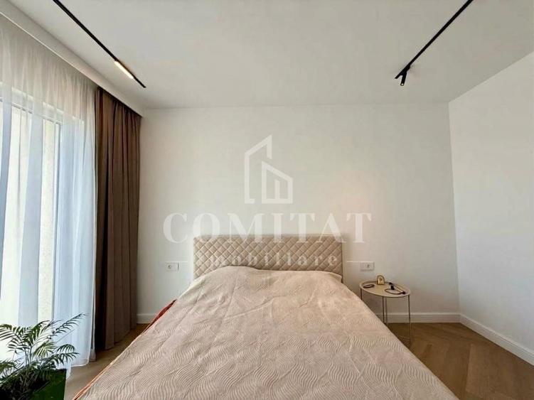 Apartament cu 3 camere semidecomandat, mobilat în Florești